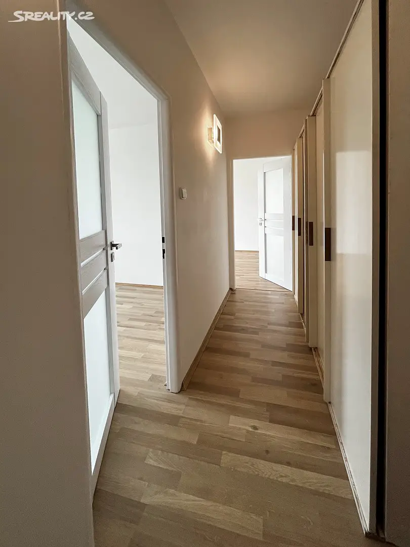Pronájem bytu 3+kk 78 m², Havlínova, Praha 8 - Kobylisy