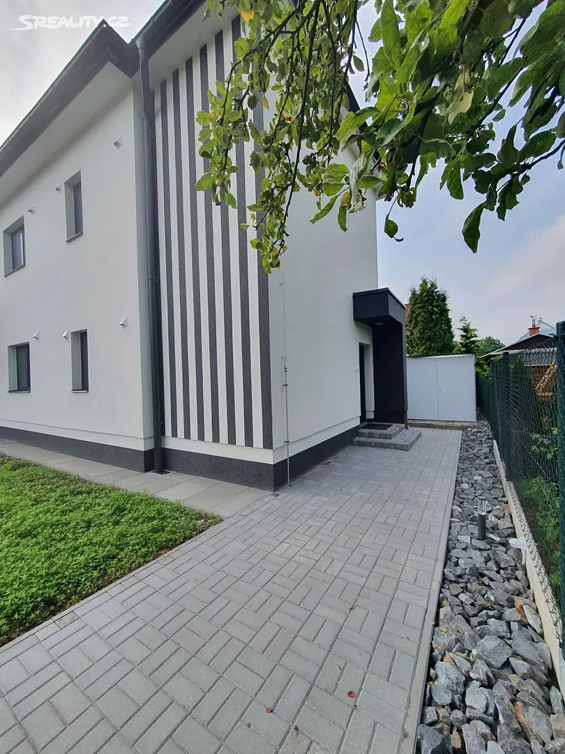 Pronájem  vícegeneračního domu 193 m², pozemek 50 m², Korandova, Ostrava - Stará Bělá