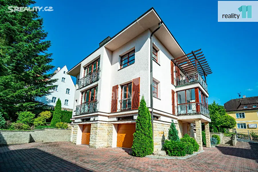 Pronájem  vily 496 m², pozemek 959 m², Tyršova, Karlovy Vary