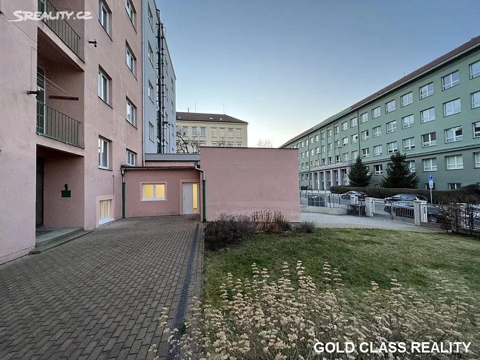 Prodej bytu 1+kk 15 m², Pod Marjánkou, Praha 6 - Břevnov