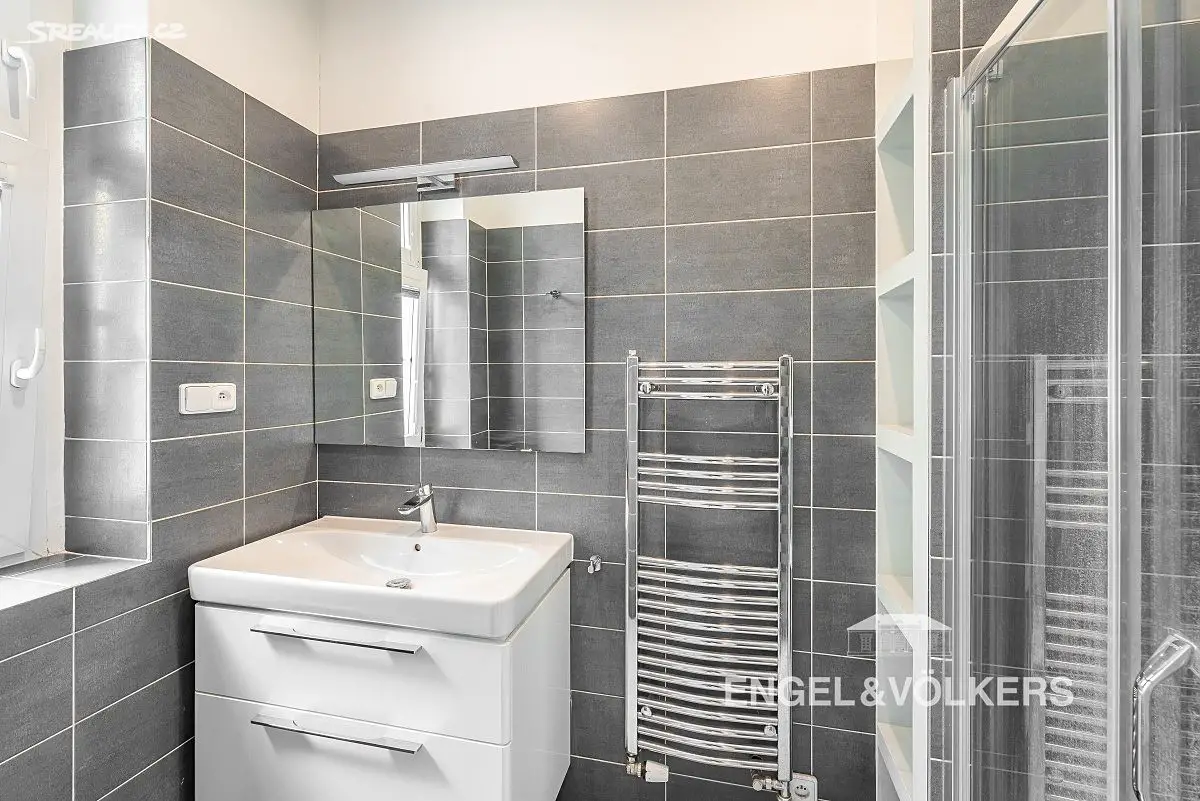 Prodej bytu 1+kk 37 m², Kovářská, Praha 9 - Libeň