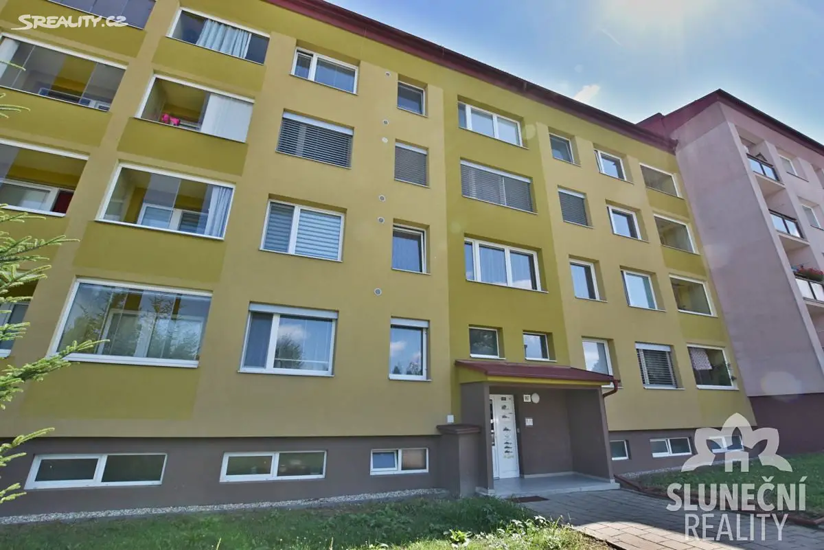 Prodej bytu 2+1 44 m², Lomená, Uherské Hradiště - Mařatice