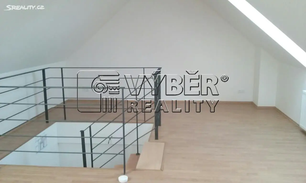 Prodej bytu 3+1 109 m² (Mezonet), Luštěnická, Praha 9 - Kbely