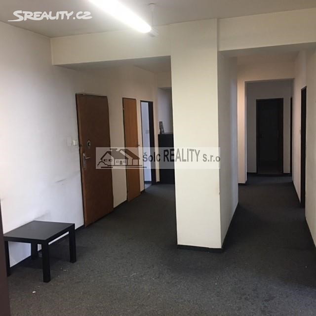 Prodej bytu 6 pokojů a více 178 m² (Podkrovní), Ostrovského, Praha 5 - Smíchov