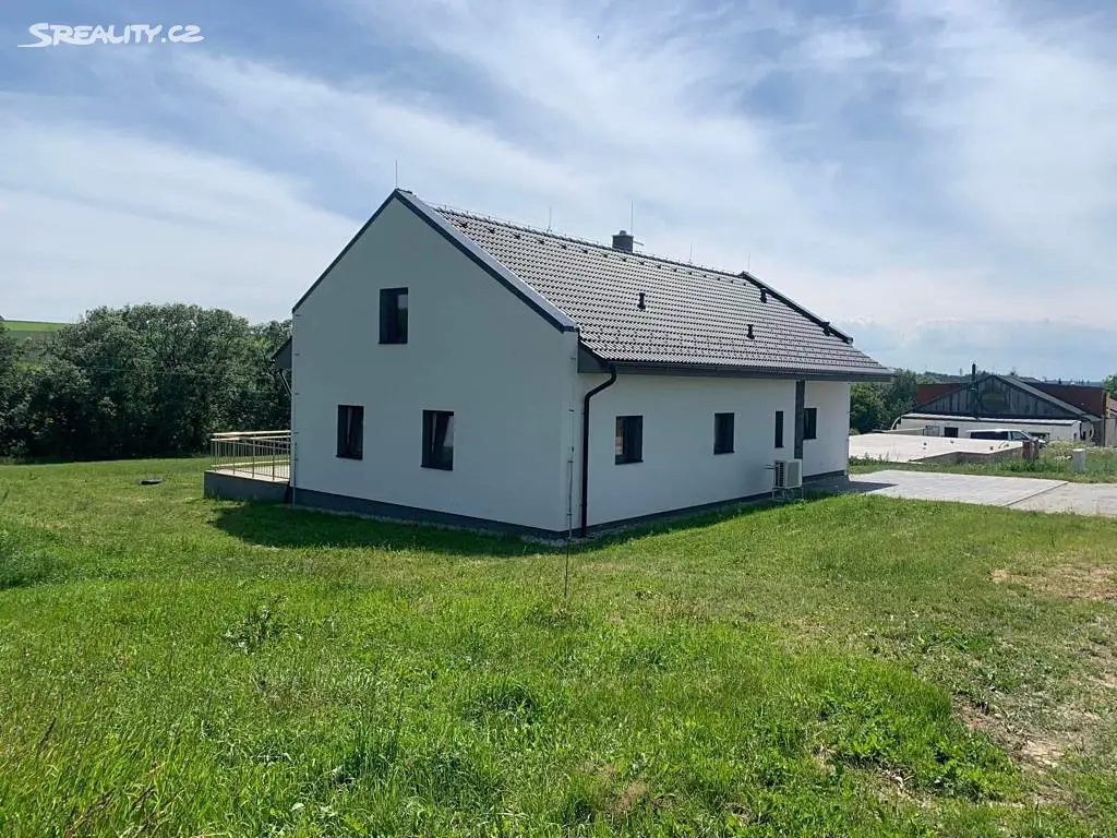 Prodej  rodinného domu 185 m², pozemek 1 043 m², Cerekvička-Rosice - Rosice, okres Jihlava