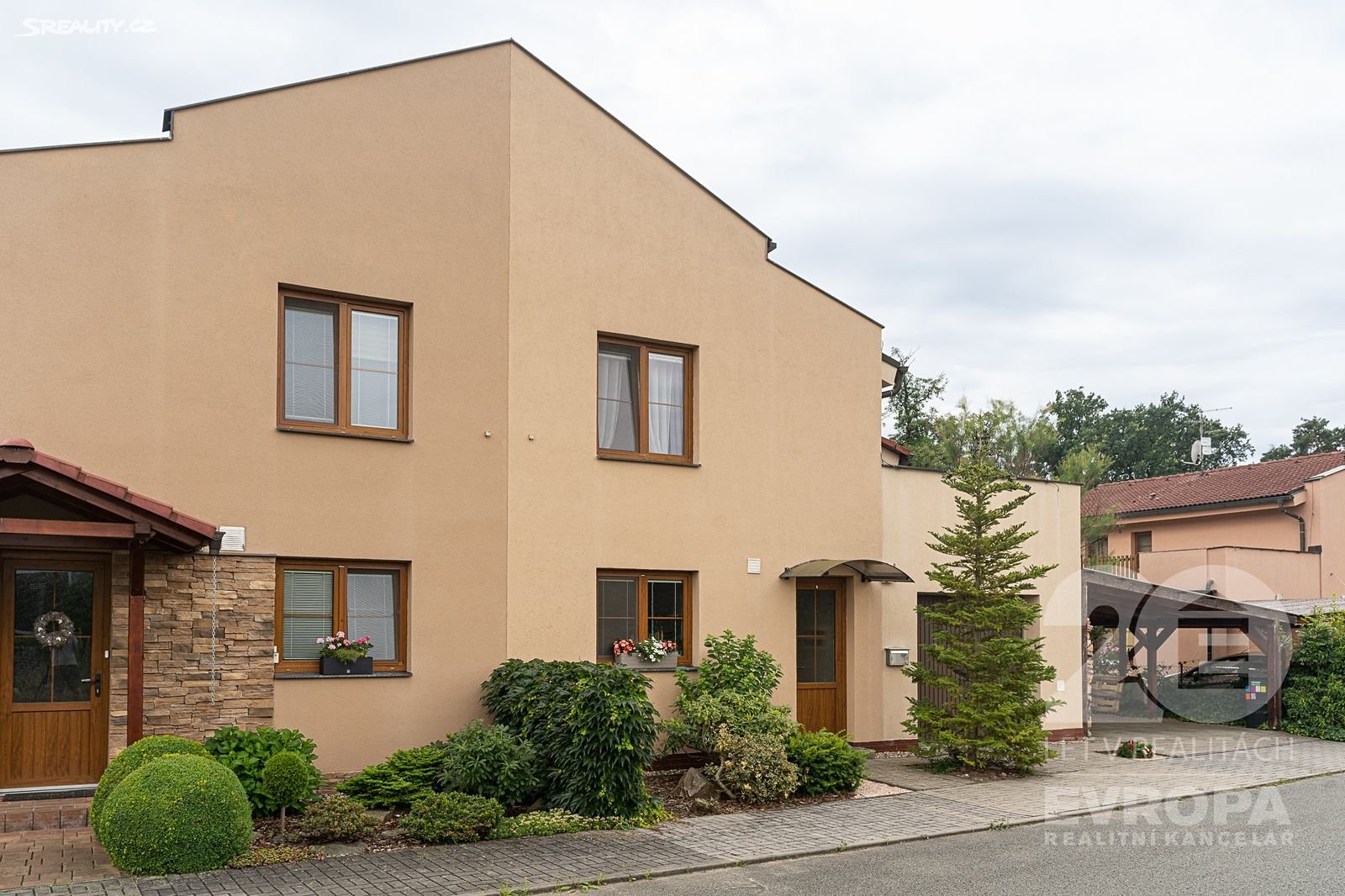 Prodej  rodinného domu 179 m², pozemek 613 m², Dašice - Pod Dubem, okres Pardubice