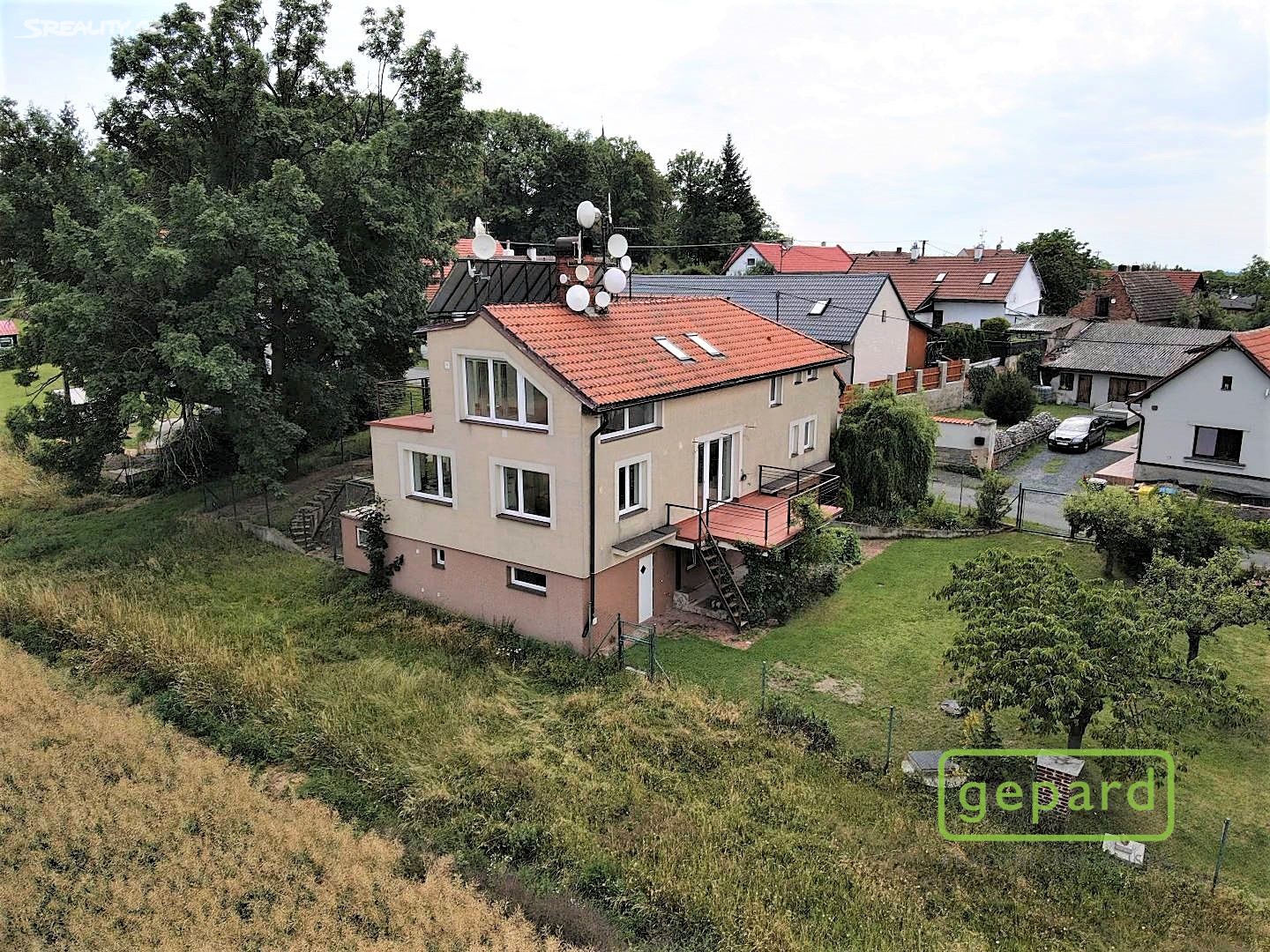 Prodej  rodinného domu 380 m², pozemek 944 m², Hradešín, okres Kolín