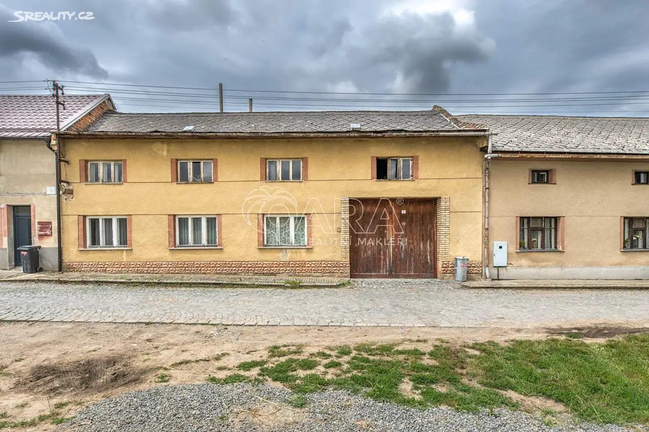 Prodej  rodinného domu 910 m², pozemek 794 m², Morkovice-Slížany - Slížany, okres Kroměříž