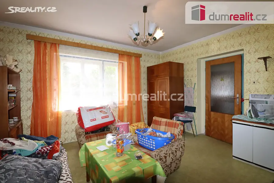 Prodej  rodinného domu 746 m², pozemek 666 m², Ostrov - Květnová, okres Karlovy Vary