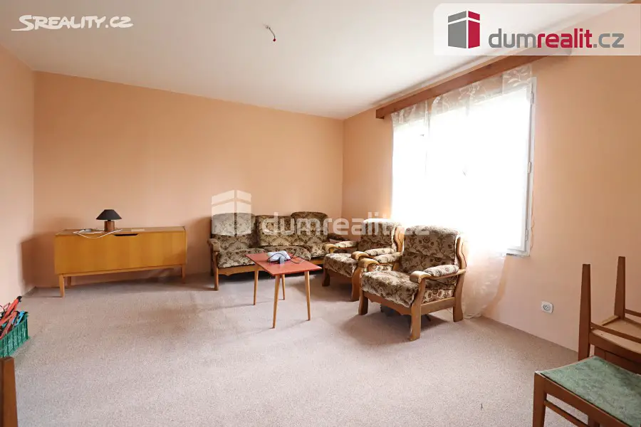 Prodej  rodinného domu 746 m², pozemek 666 m², Ostrov - Květnová, okres Karlovy Vary