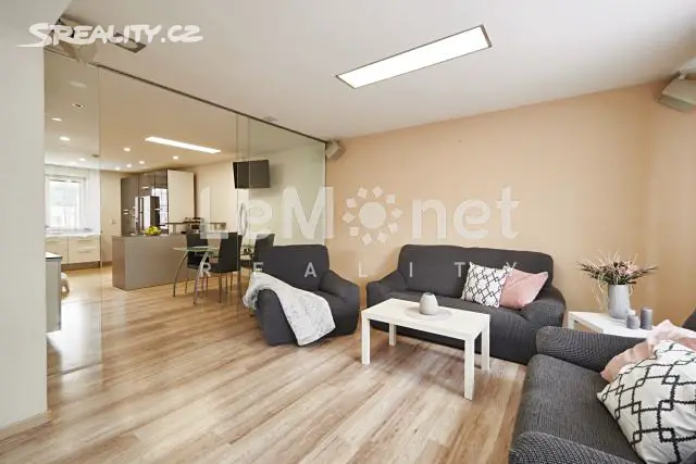 Prodej  rodinného domu 630 m², pozemek 1 242 m², Podolí, okres Brno-venkov