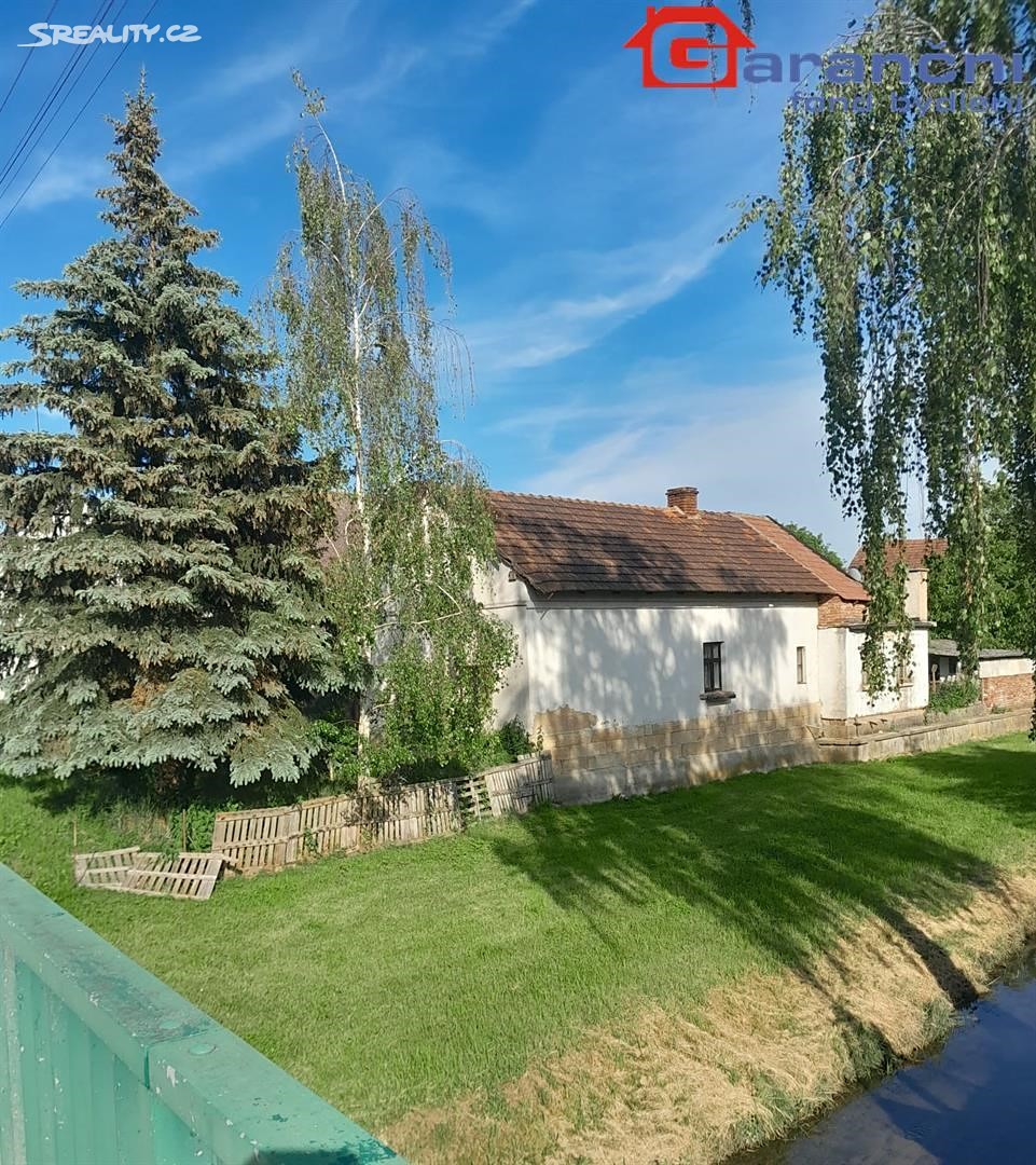 Prodej  vícegeneračního domu 300 m², pozemek 2 934 m², Bašnice, okres Jičín