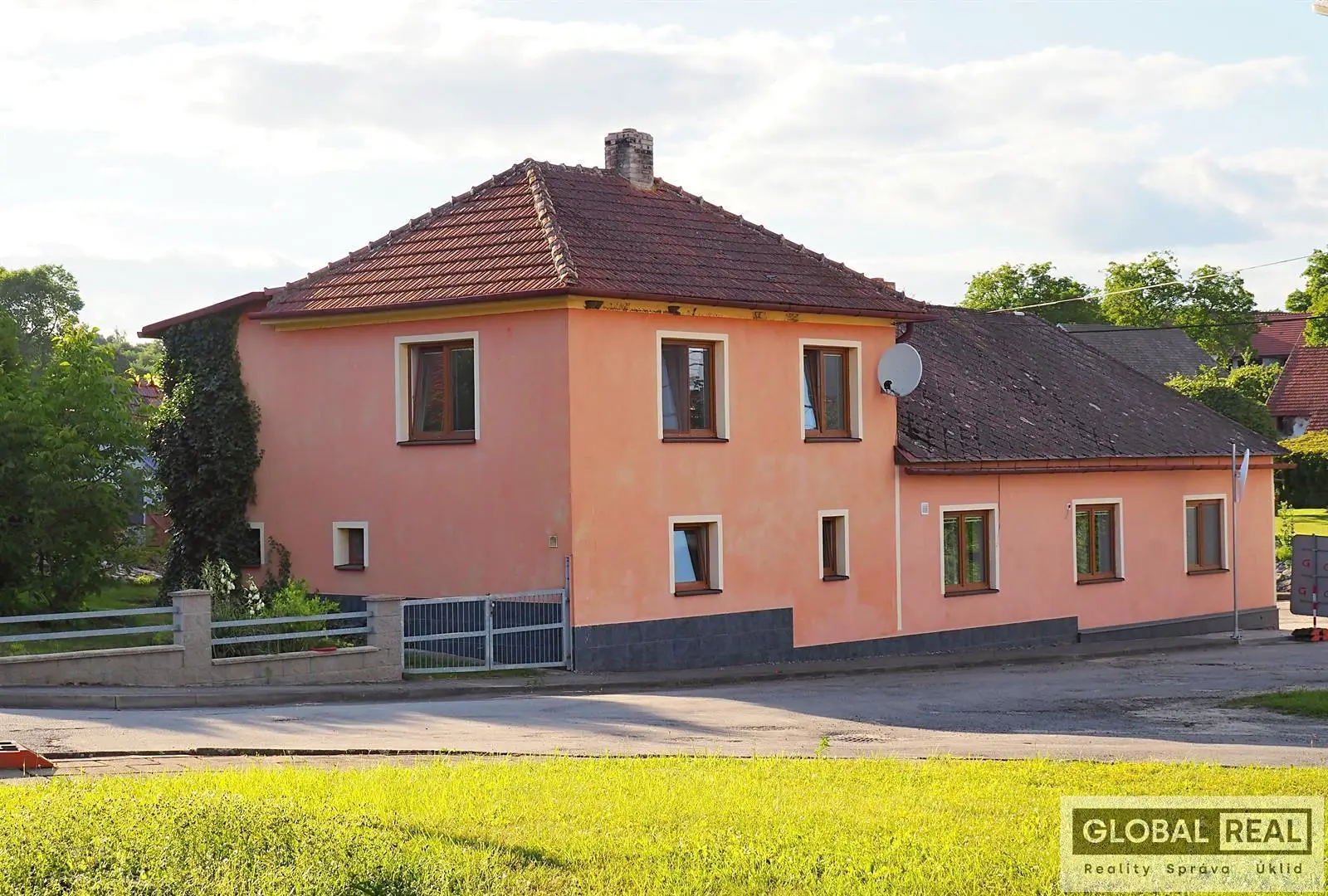 Prodej  vícegeneračního domu 380 m², pozemek 688 m², Pavlínov, okres Žďár nad Sázavou