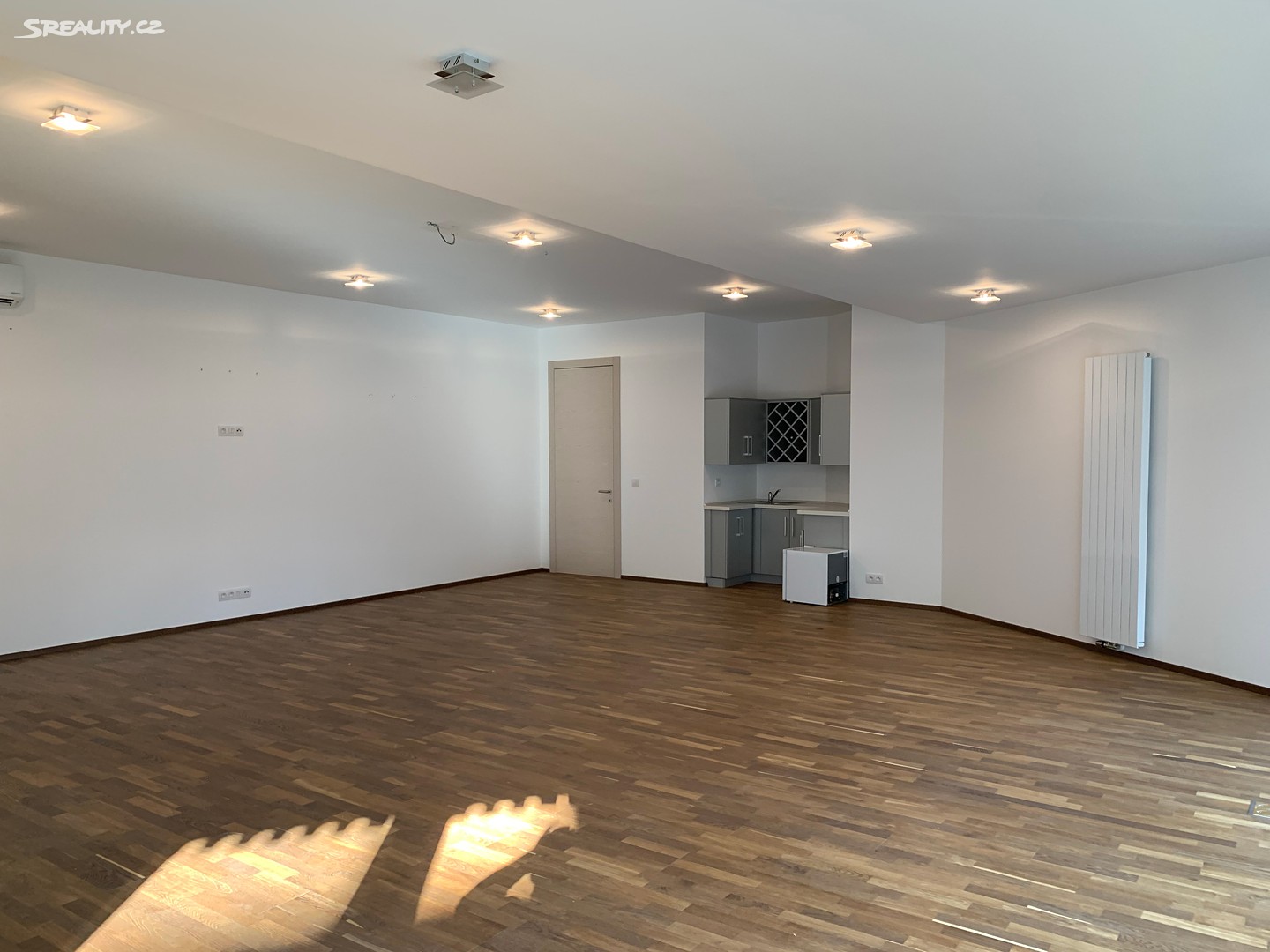 Prodej  vily 278 m², pozemek 463 m², Libínská, Praha 5 - Smíchov