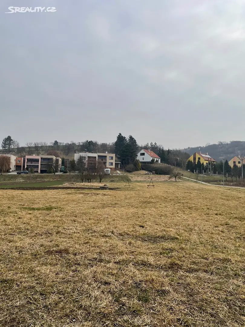 Prodej  stavebního pozemku 1 828 m², Milešovice, okres Vyškov