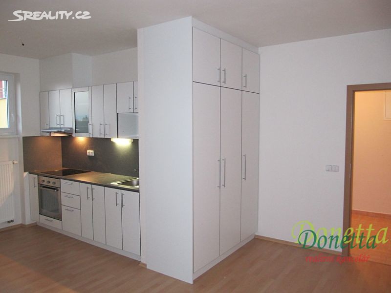 Pronájem bytu 1+kk 47 m², Ve Stromovce, Hradec Králové - Třebeš