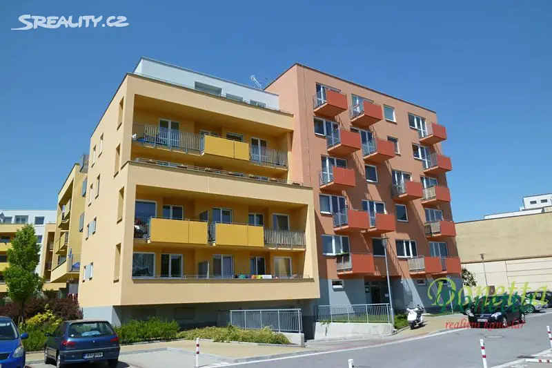 Pronájem bytu 1+kk 47 m², Ve Stromovce, Hradec Králové - Třebeš