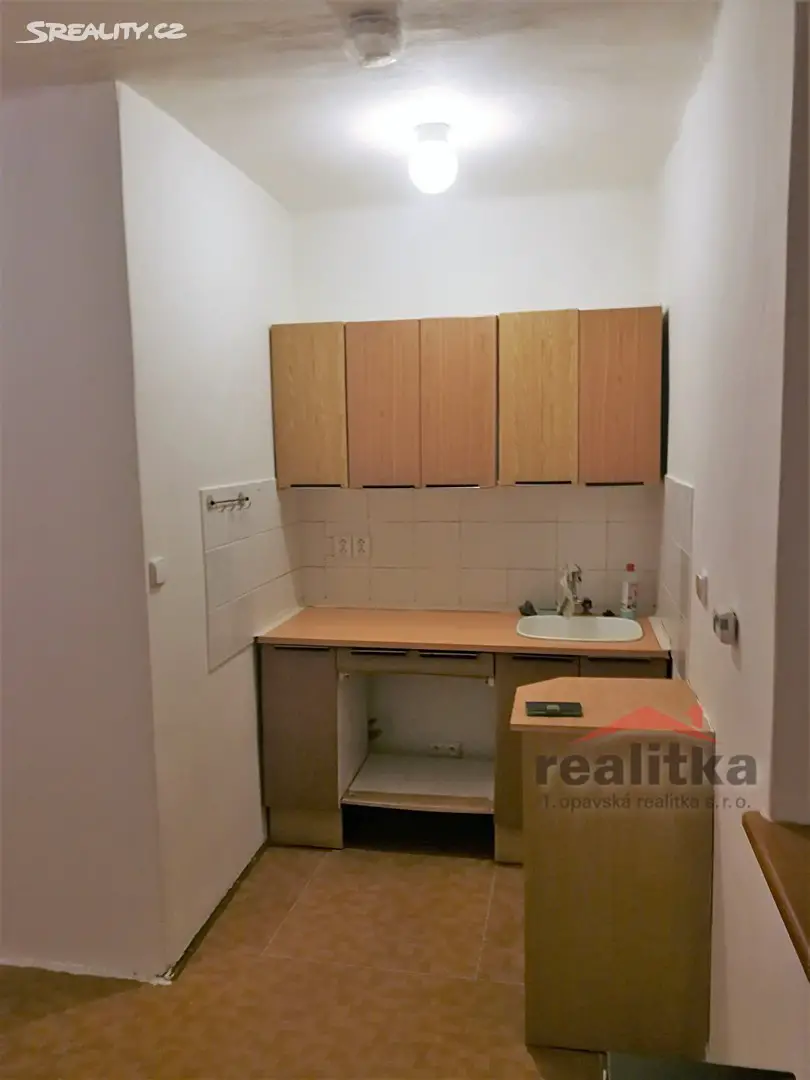 Pronájem bytu 1+kk 28 m², Polní, Opava - Předměstí