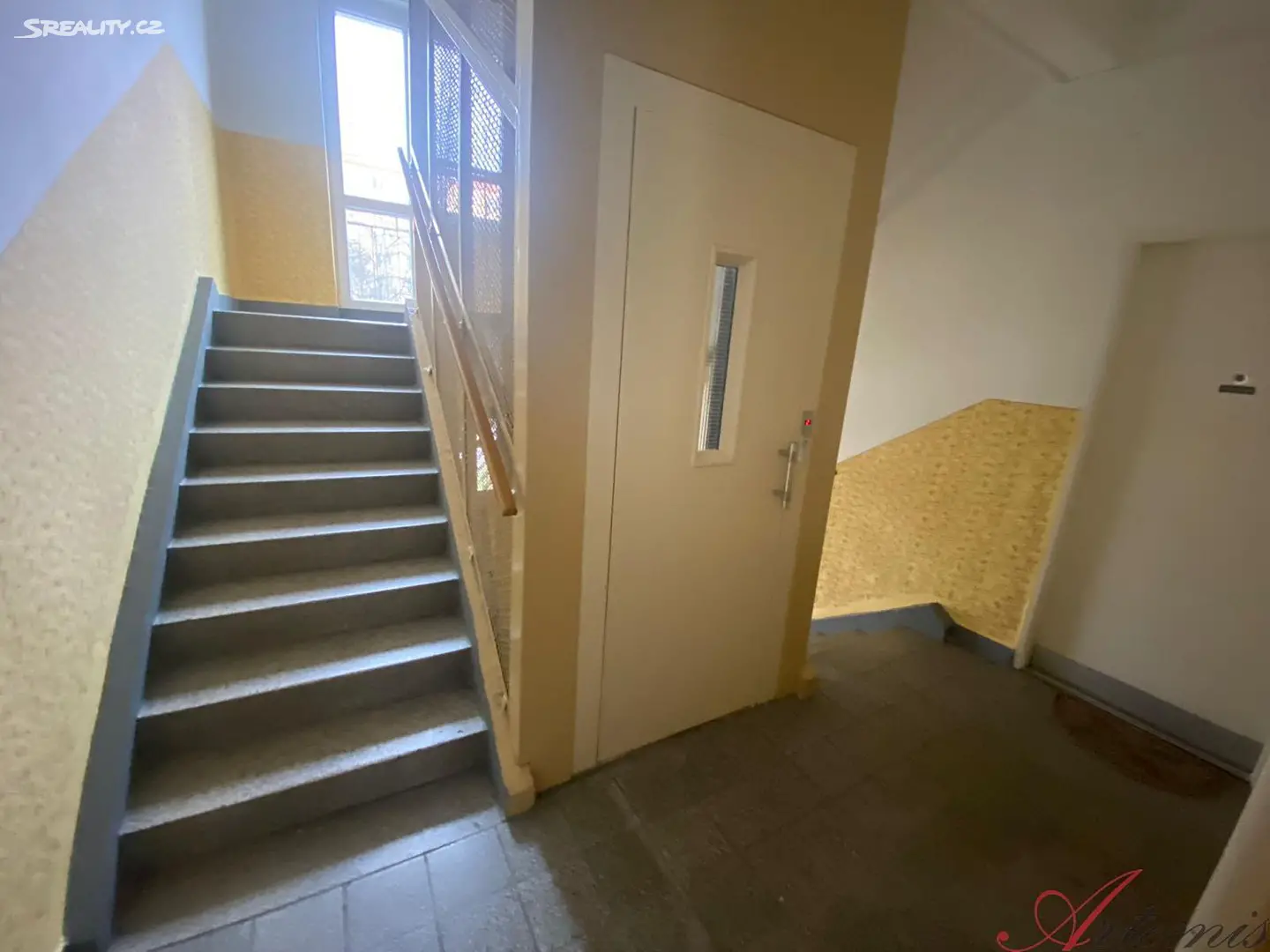 Pronájem bytu 1+kk 28 m², Hlavní třída, Ostrava - Poruba