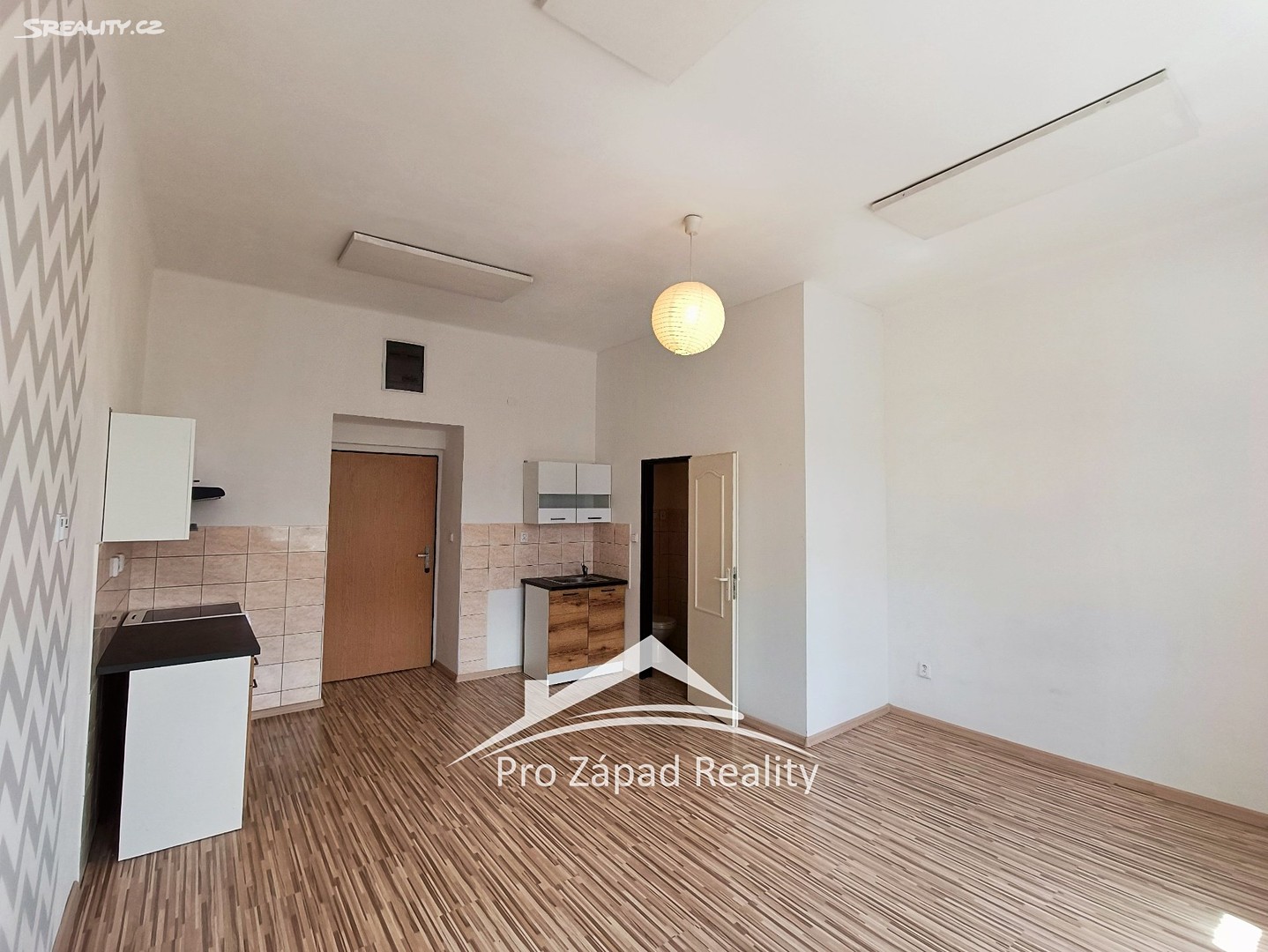 Pronájem bytu 1+kk 27 m², Skvrňanská, Plzeň - Jižní Předměstí