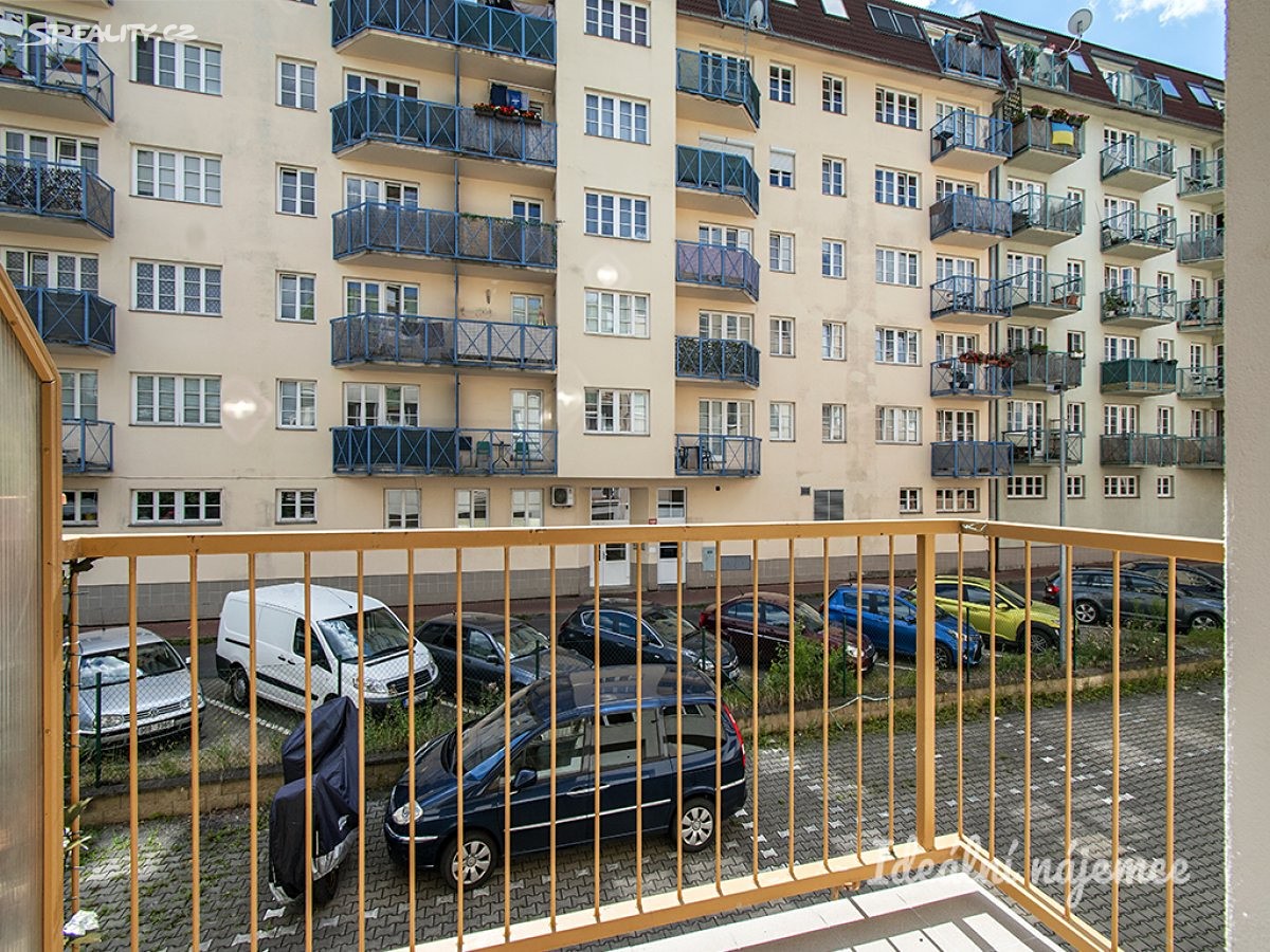 Pronájem bytu 1+kk 33 m², Lásenická, Praha 9 - Kyje