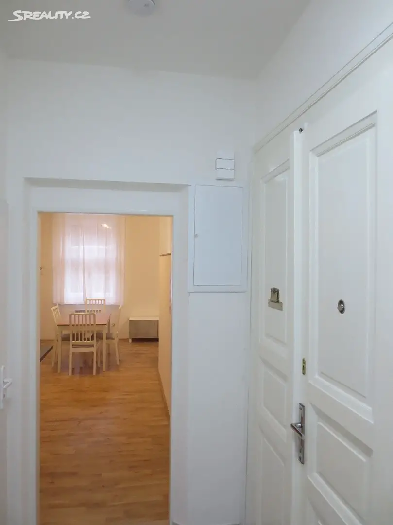 Pronájem bytu 1+kk 43 m², Sarajevská, Praha 2 - Vinohrady