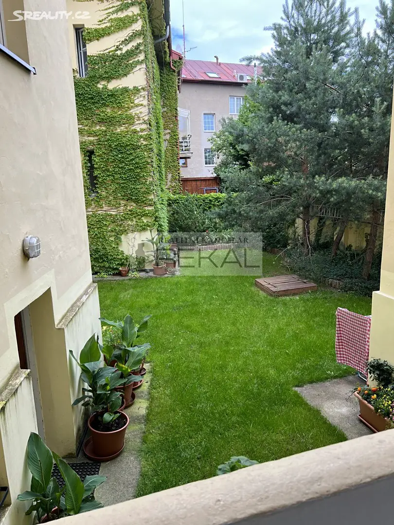 Pronájem bytu 1+kk 32 m², V Nových Vokovicích, Praha 6 - Vokovice