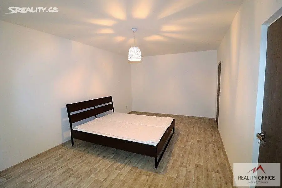 Pronájem bytu 2+1 65 m², Pod Vrchem, Děčín - Děčín IX-Bynov