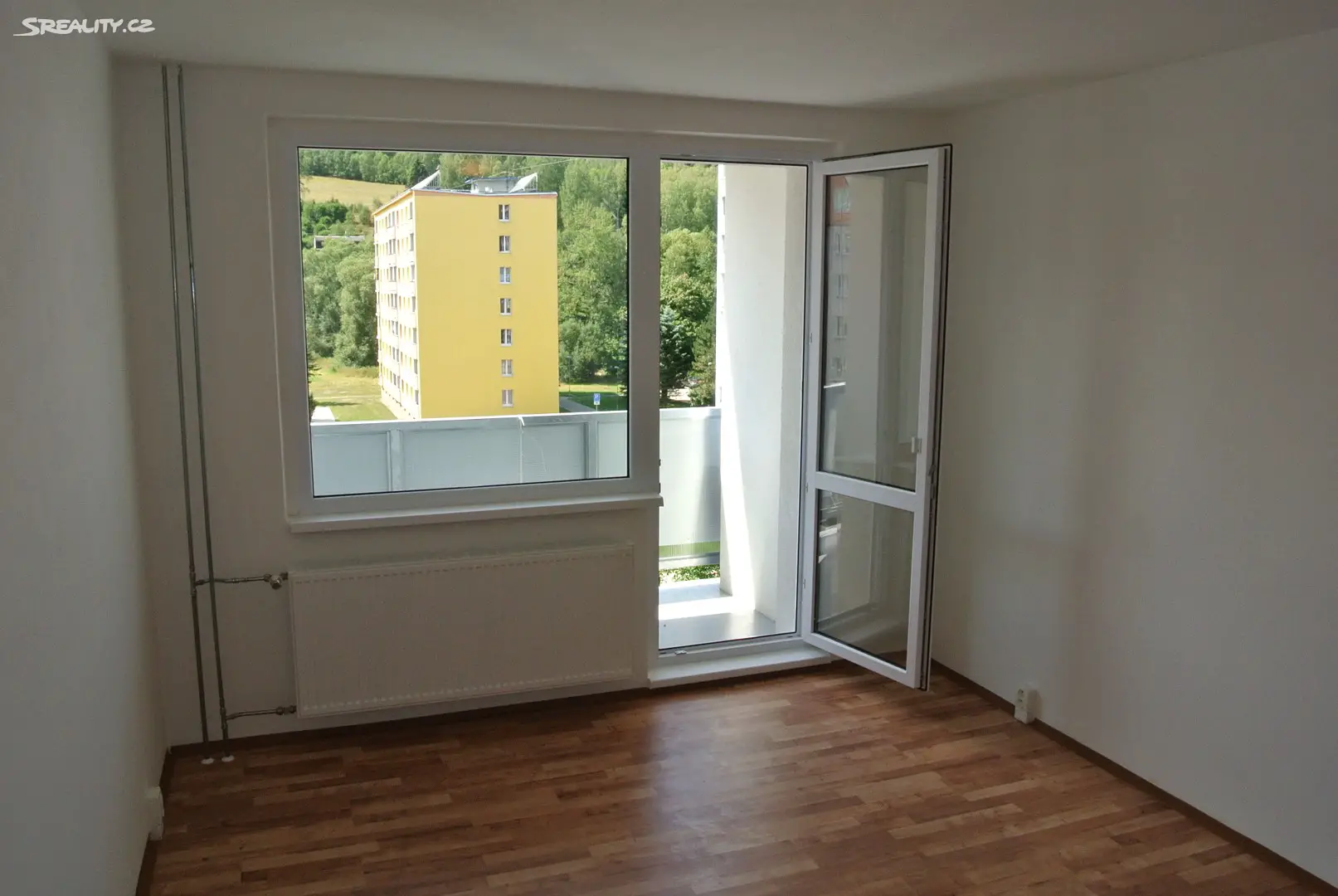 Pronájem bytu 2+1 65 m², B. Smetany, Kraslice