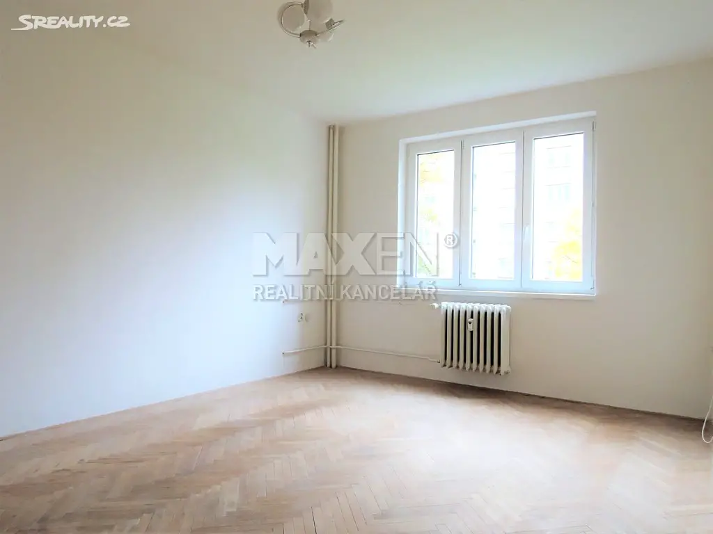 Pronájem bytu 2+1 55 m², Bezdíčkova, Pardubice - Bílé Předměstí