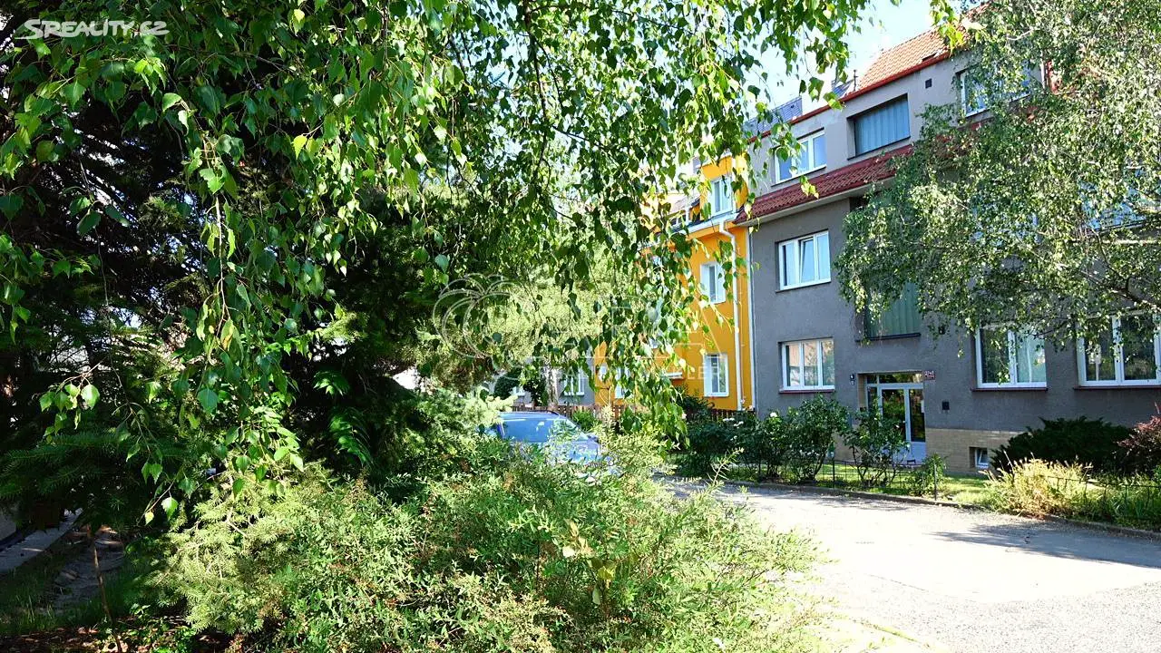 Pronájem bytu 2+1 65 m², Nad Kesnerkou, Praha 5 - Smíchov