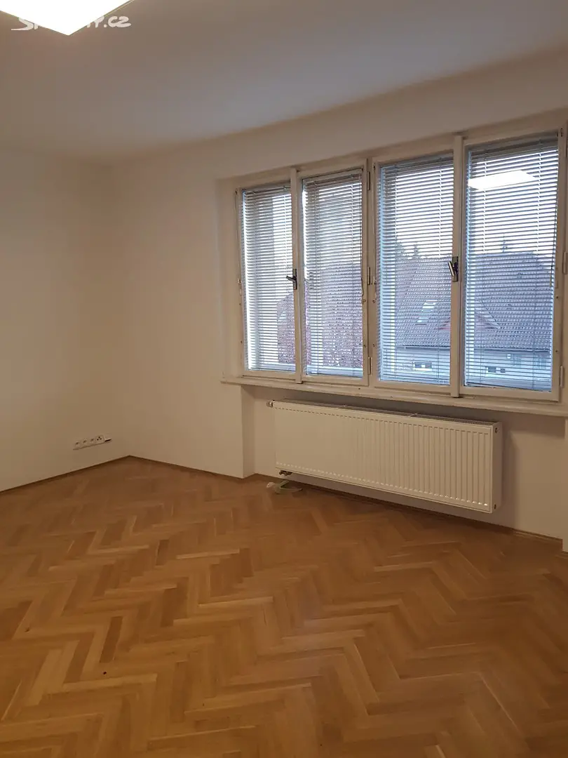 Pronájem bytu 2+1 48 m², V Rybníčkách, Praha - Strašnice
