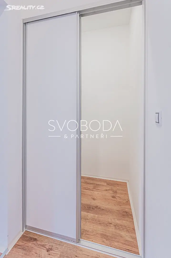 Pronájem bytu 2+kk 53 m², Okružní, Hradec Králové