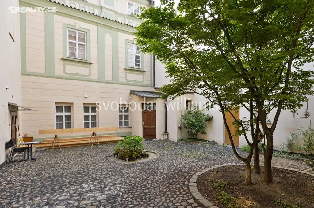Pronájem bytu 2+kk 45 m², Nerudova, Praha 1 - Malá Strana