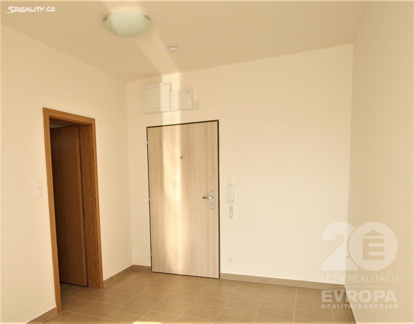 Pronájem bytu 2+kk 47 m², Československého exilu, Praha 4 - Modřany