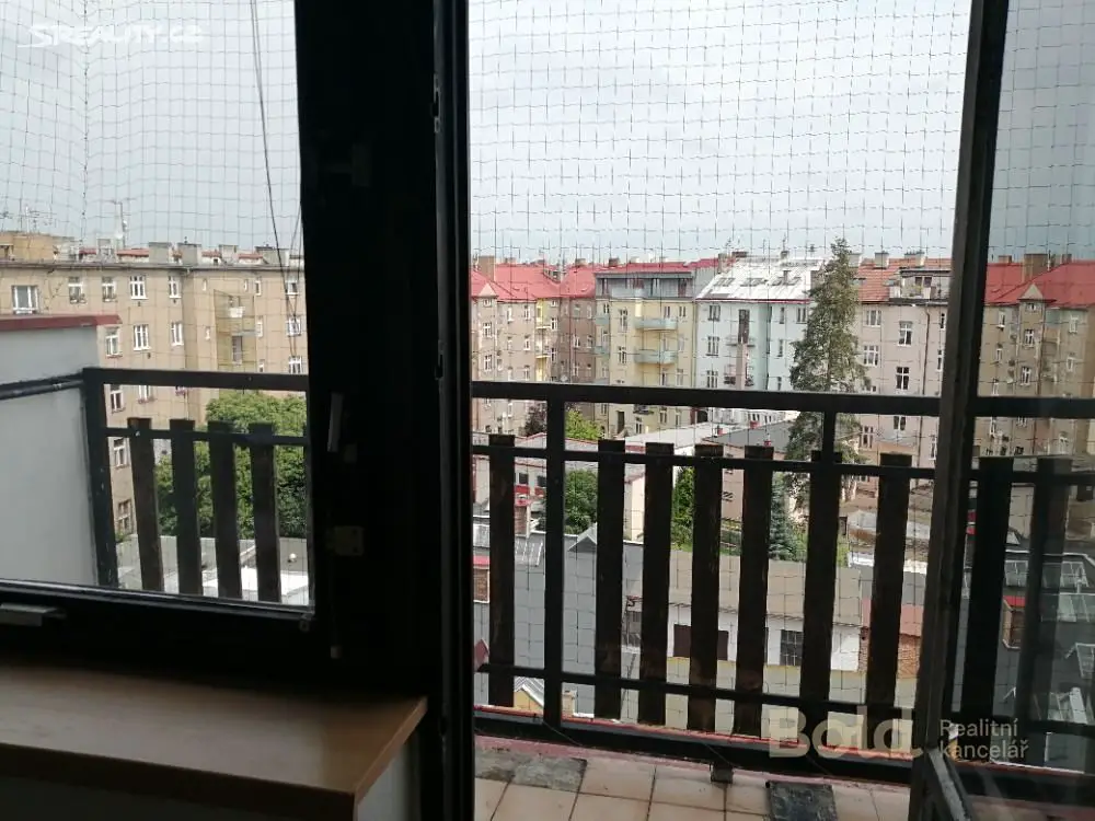 Pronájem bytu 3+1 74 m², Gočárova třída, Hradec Králové