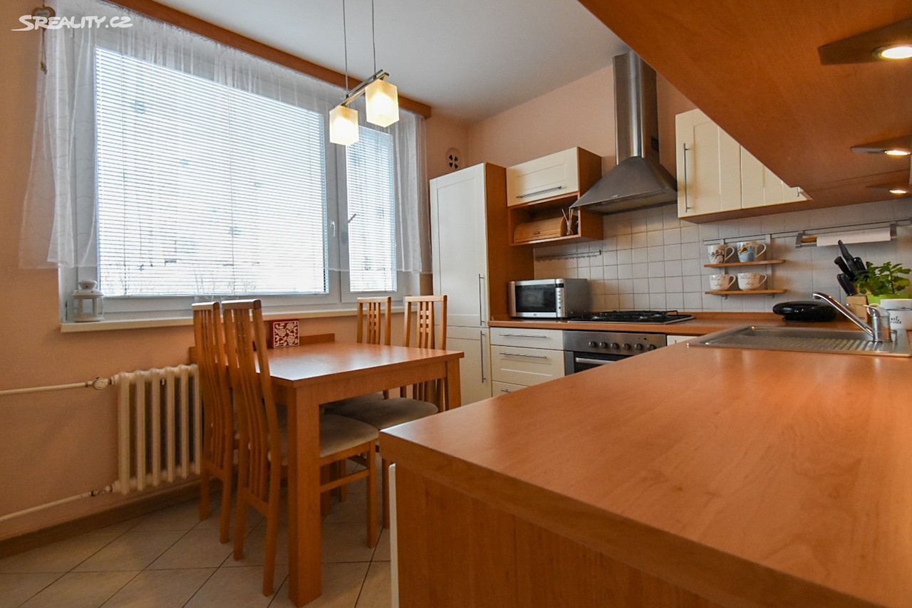 Pronájem bytu 3+1 74 m², Nitranská, Kroměříž