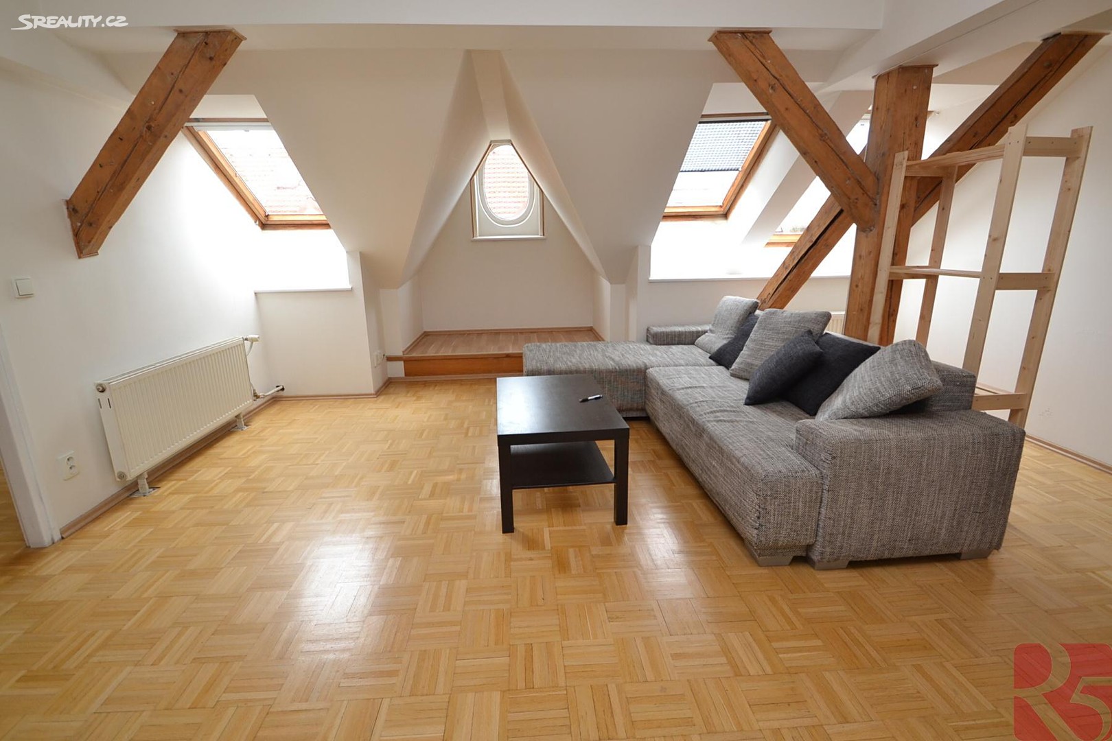 Pronájem bytu 3+1 104 m², V tůních, Praha 2 - Nové Město