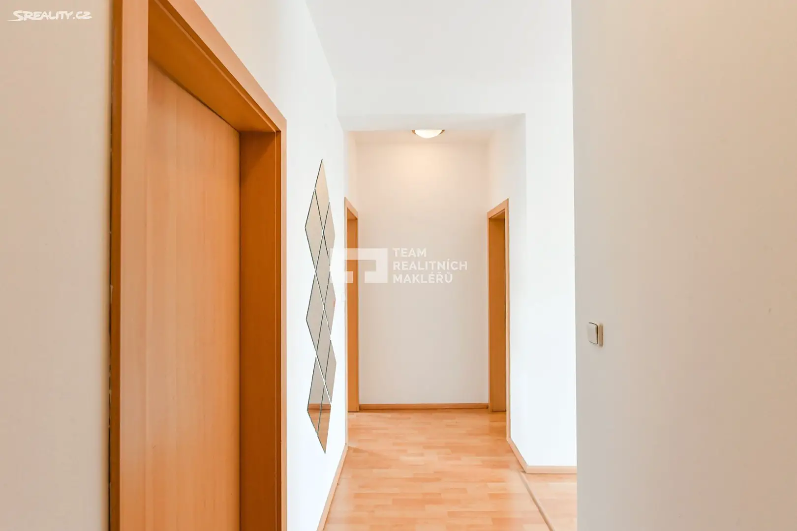 Pronájem bytu 4+kk 94 m², U třešňovky, Praha 8 - Kobylisy