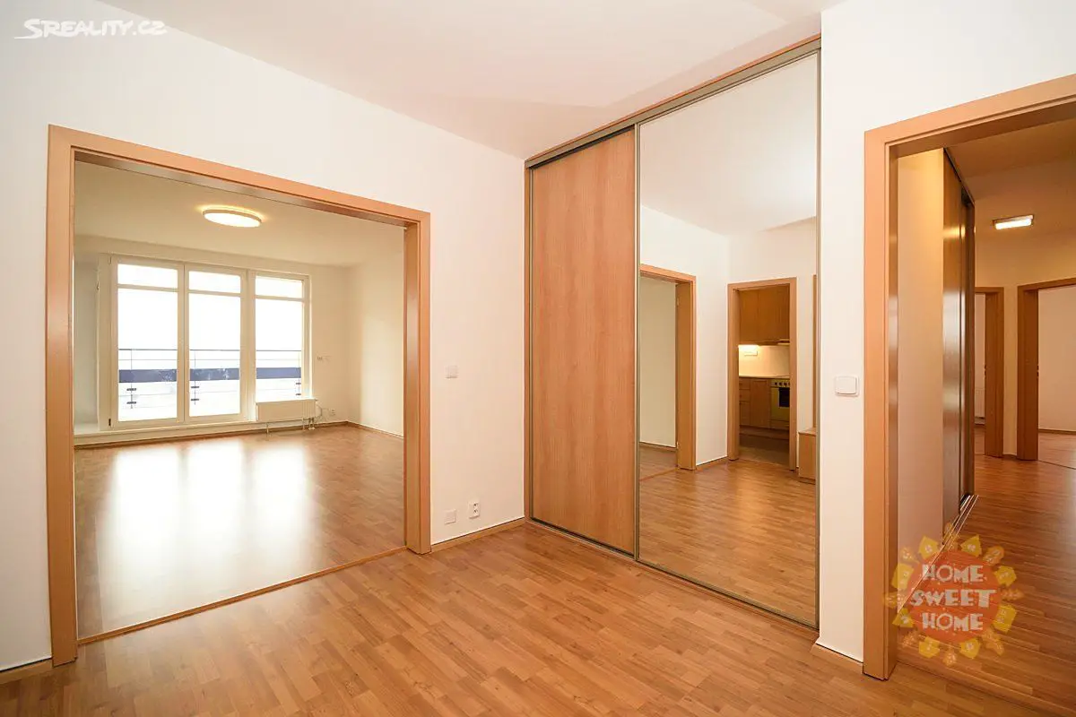 Pronájem bytu 5+1 186 m², Nad Okrouhlíkem, Praha 8 - Libeň