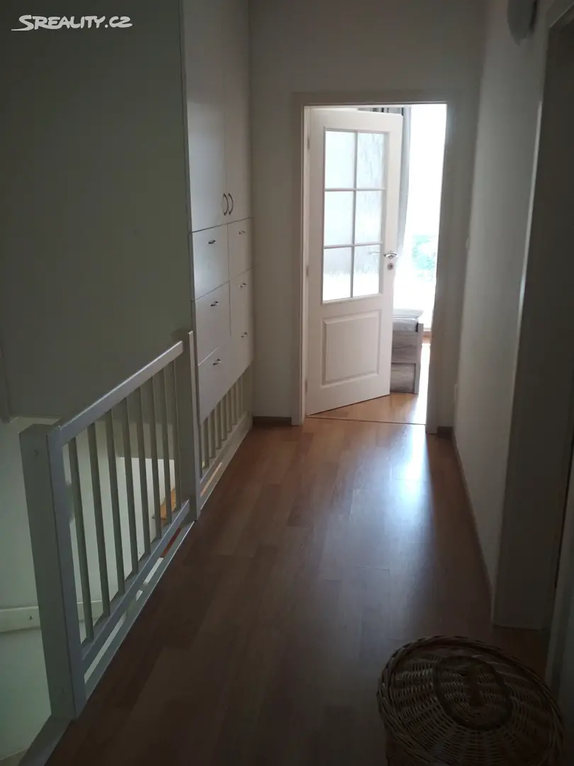 Pronájem  rodinného domu 74 m², pozemek 160 m², Šenflukova, Jílové u Prahy