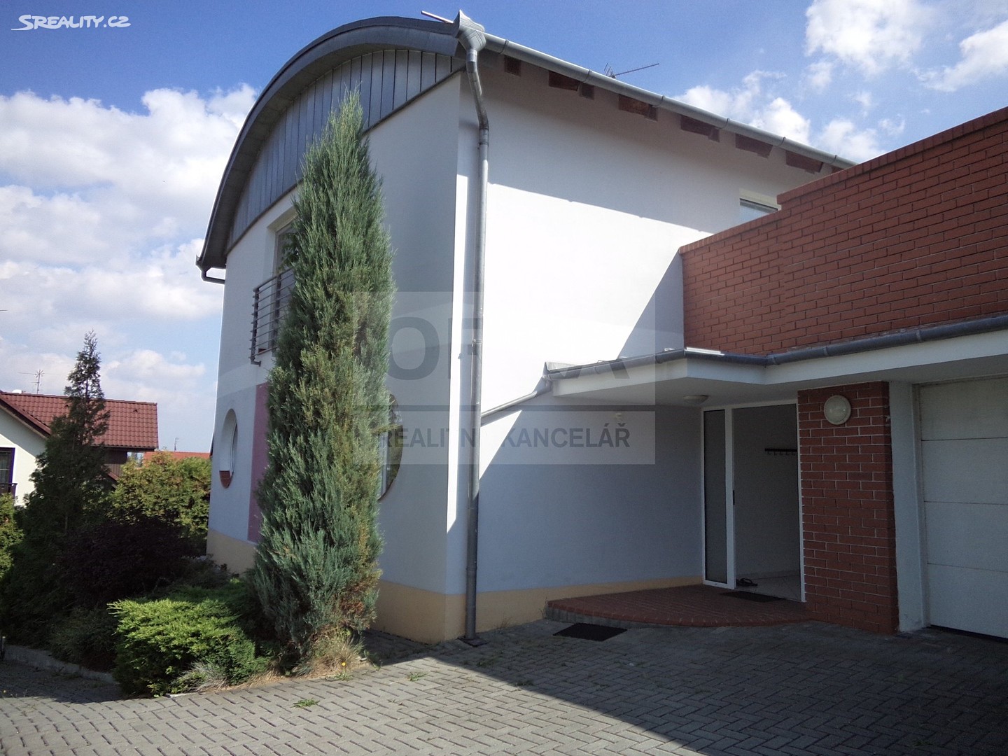 Pronájem  rodinného domu 320 m², pozemek 834 m², Pod Letištěm, Olomouc - Neředín