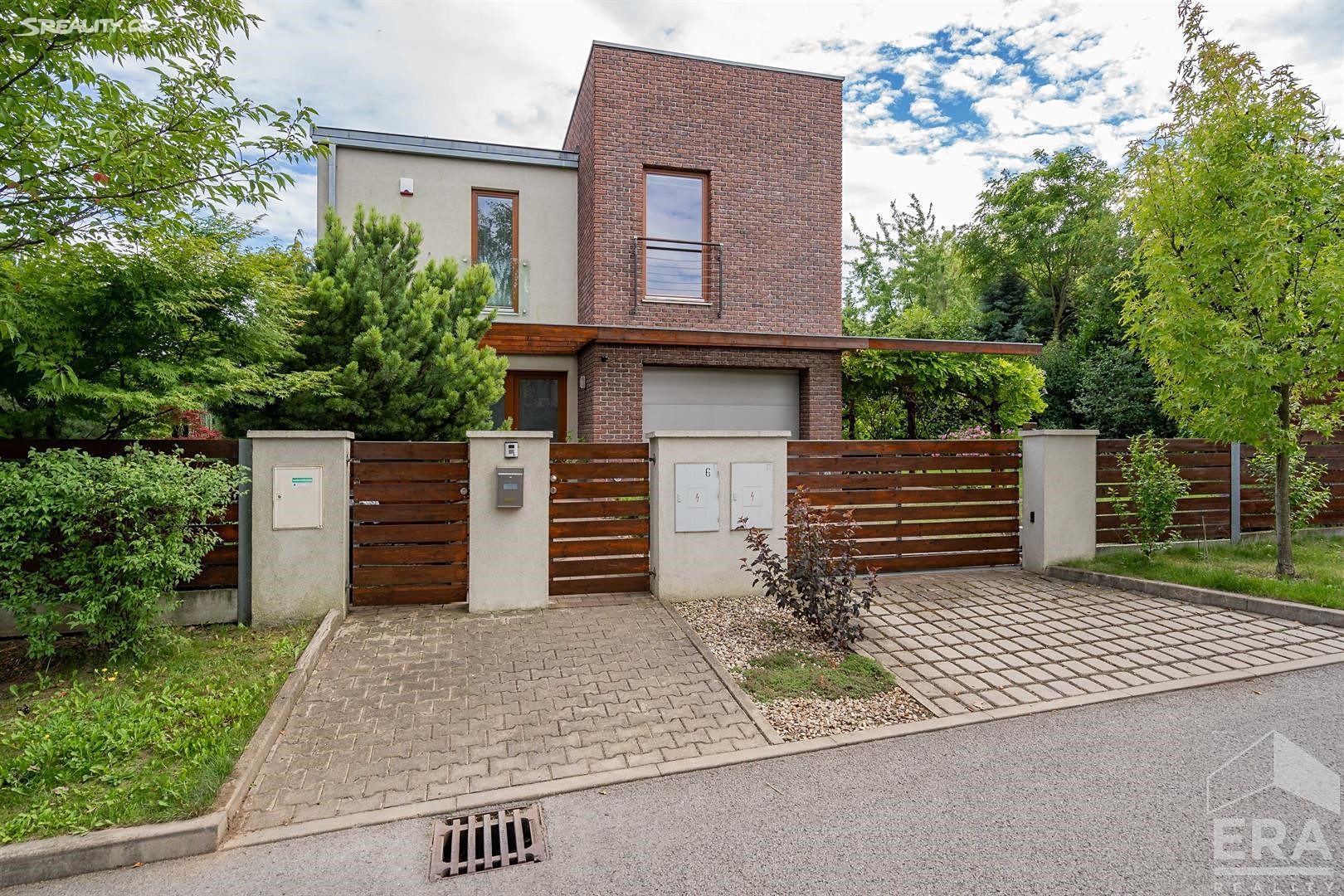 Prodej  rodinného domu 217 m², pozemek 906 m², Sedlec, okres Praha-východ
