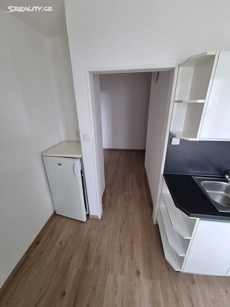Pronájem bytu 1+1 40 m², Waltrova, Plzeň - Skvrňany