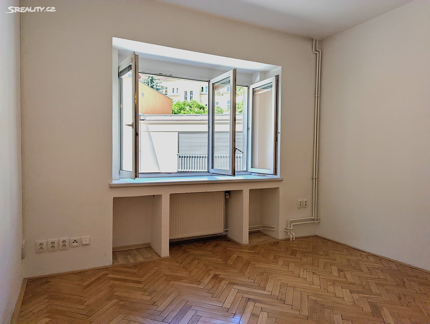 Prodej bytu 1+kk 30 m², U Pernštejnských, Praha 4 - Nusle
