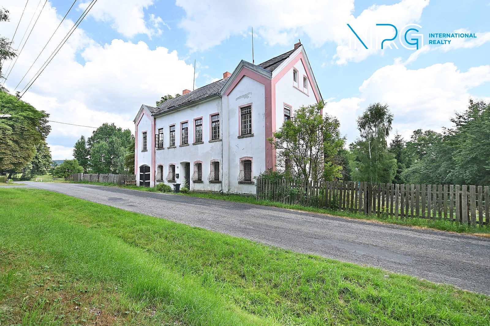Prodej  zemědělské usedlosti 35 000 m², pozemek 35 000 m², Útvina - Svinov, okres Karlovy Vary