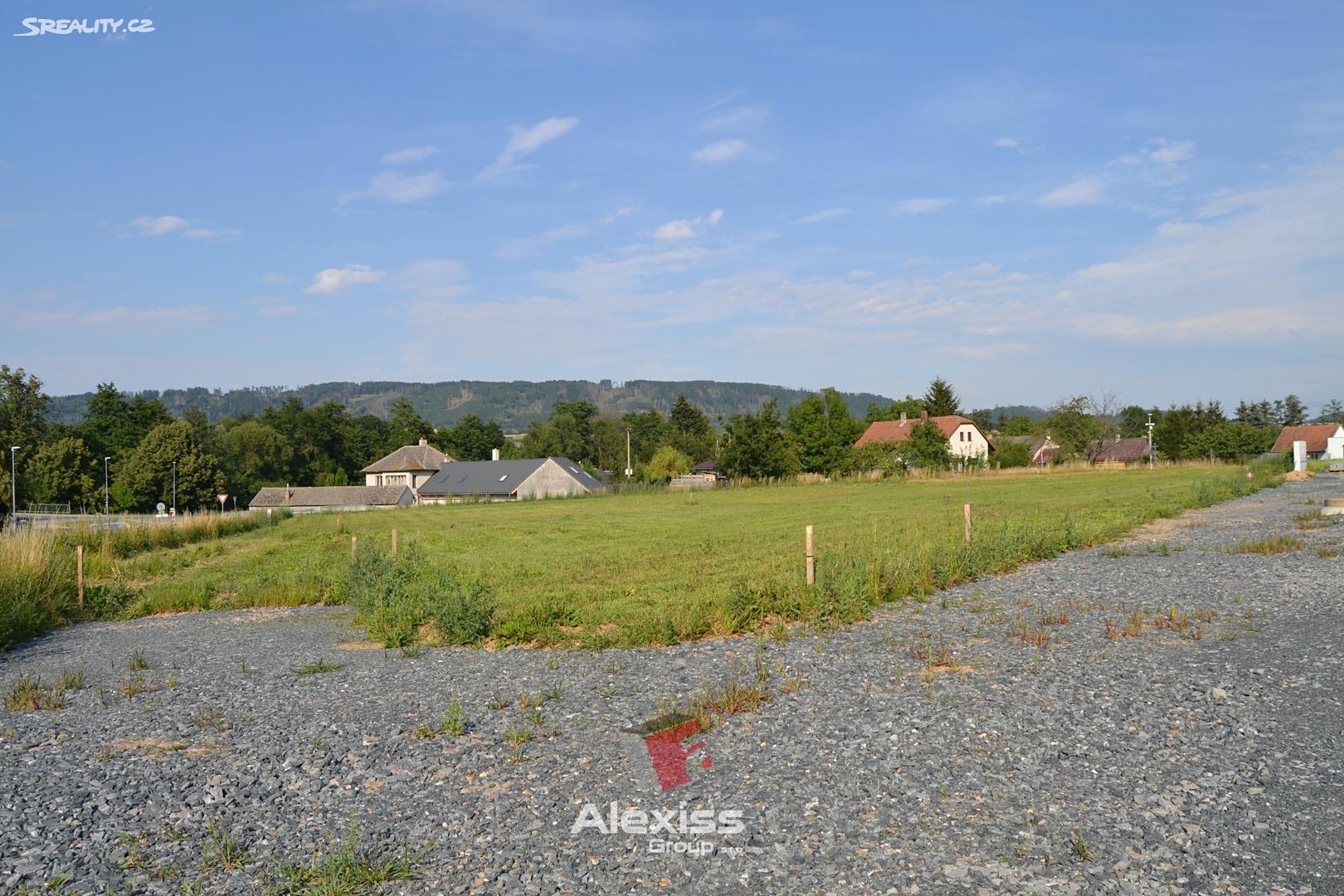 Prodej  stavebního pozemku 1 075 m², Ronov nad Doubravou, okres Chrudim