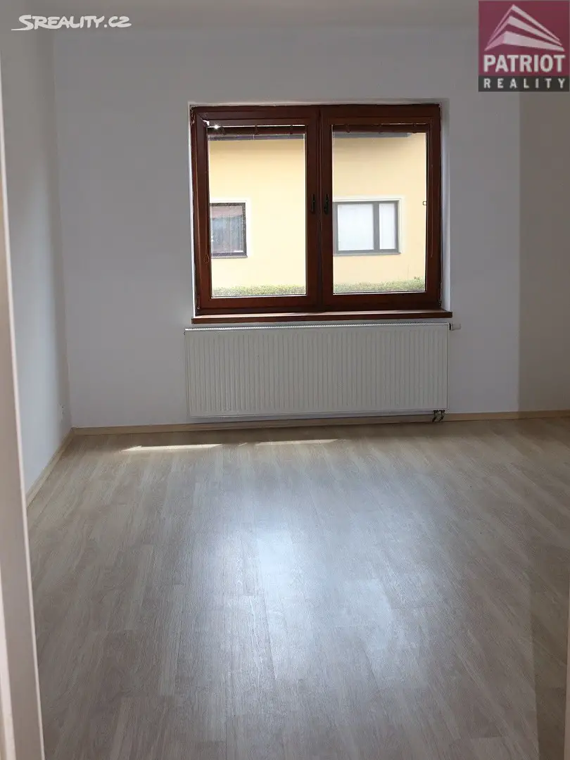 Pronájem bytu 1+1 40 m², Buzulucká, Olomouc - Slavonín
