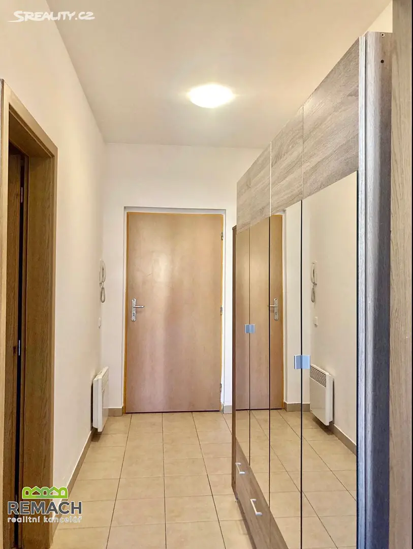 Pronájem bytu 1+kk 42 m², Panská, Kunovice