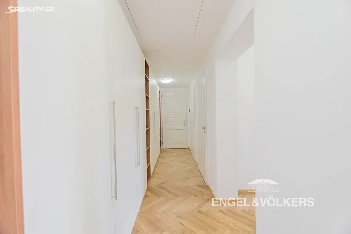 Pronájem bytu 3+kk 82 m², Seifertova, Praha 3 - Žižkov